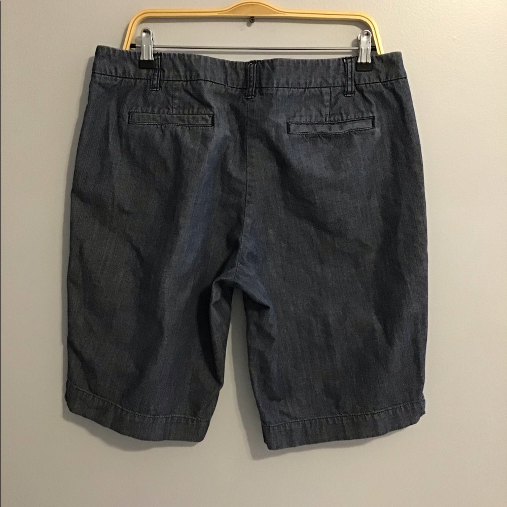 ☀️ New York & Co Bermuda Chambray Shorts Sz 14 ☀️ - Picture 3 of 6